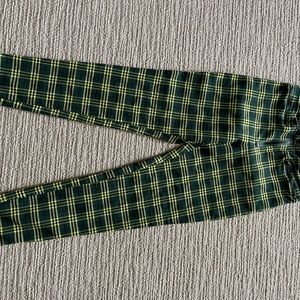 Urban outfitters high waisted checkered pants. Size 8. In good condition.